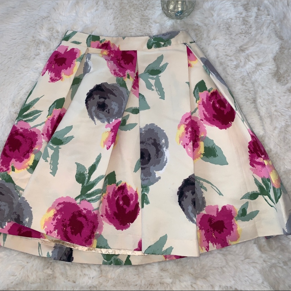 Gorgeous mini skirt